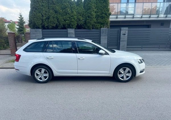 Skoda Octavia cena 40000 przebieg: 200000, rok produkcji 2019 z Warszawa małe 79